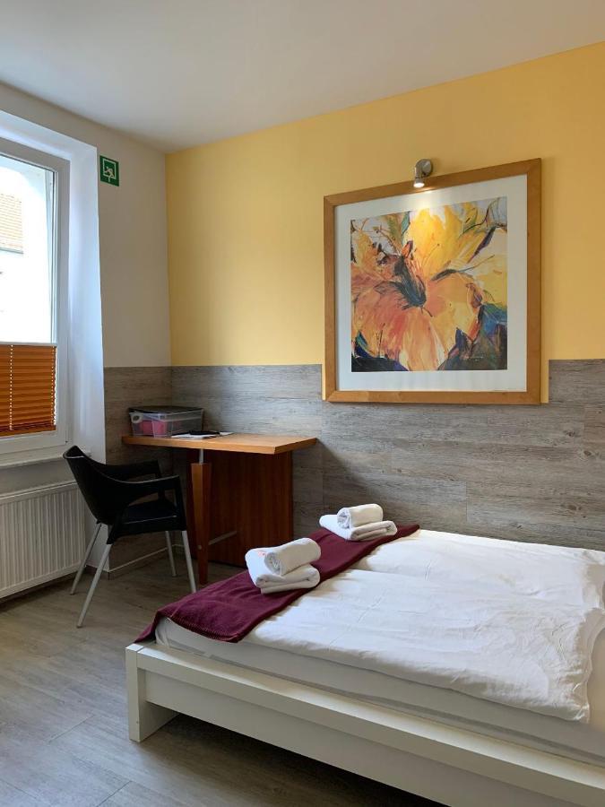 City Hotel-Pension Brandenburg Brandenburg  Екстер'єр фото