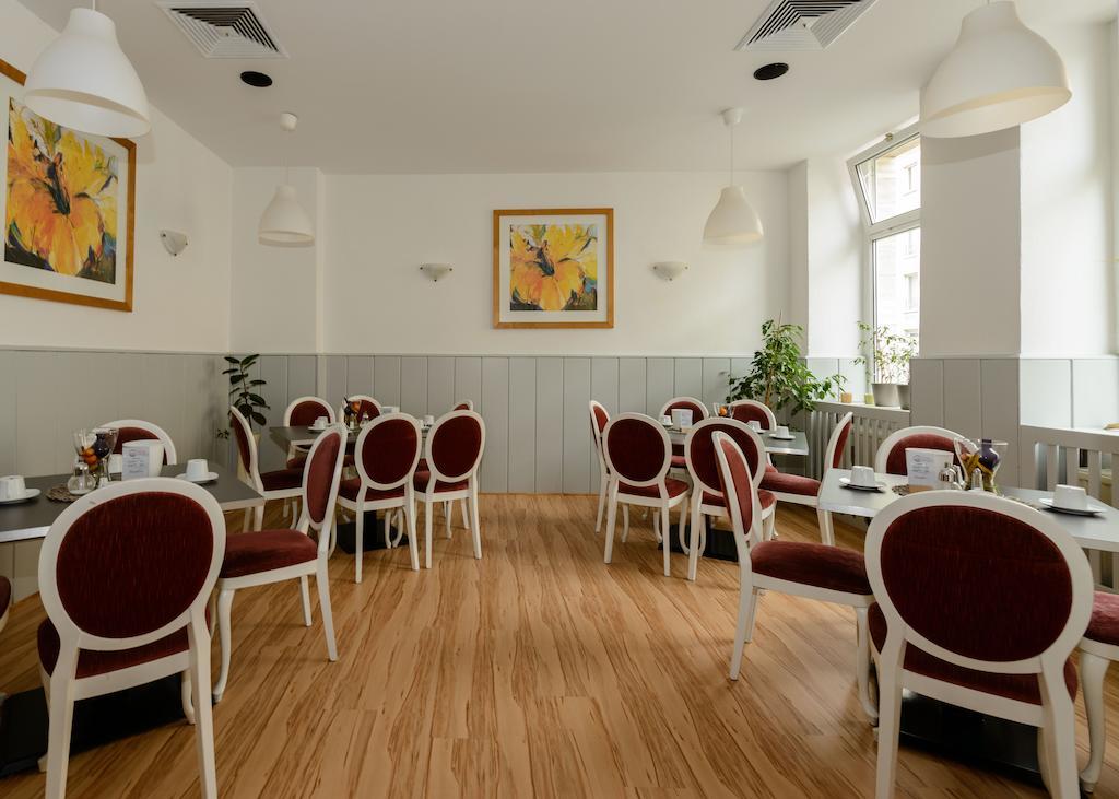 City Hotel-Pension Brandenburg Brandenburg  Екстер'єр фото